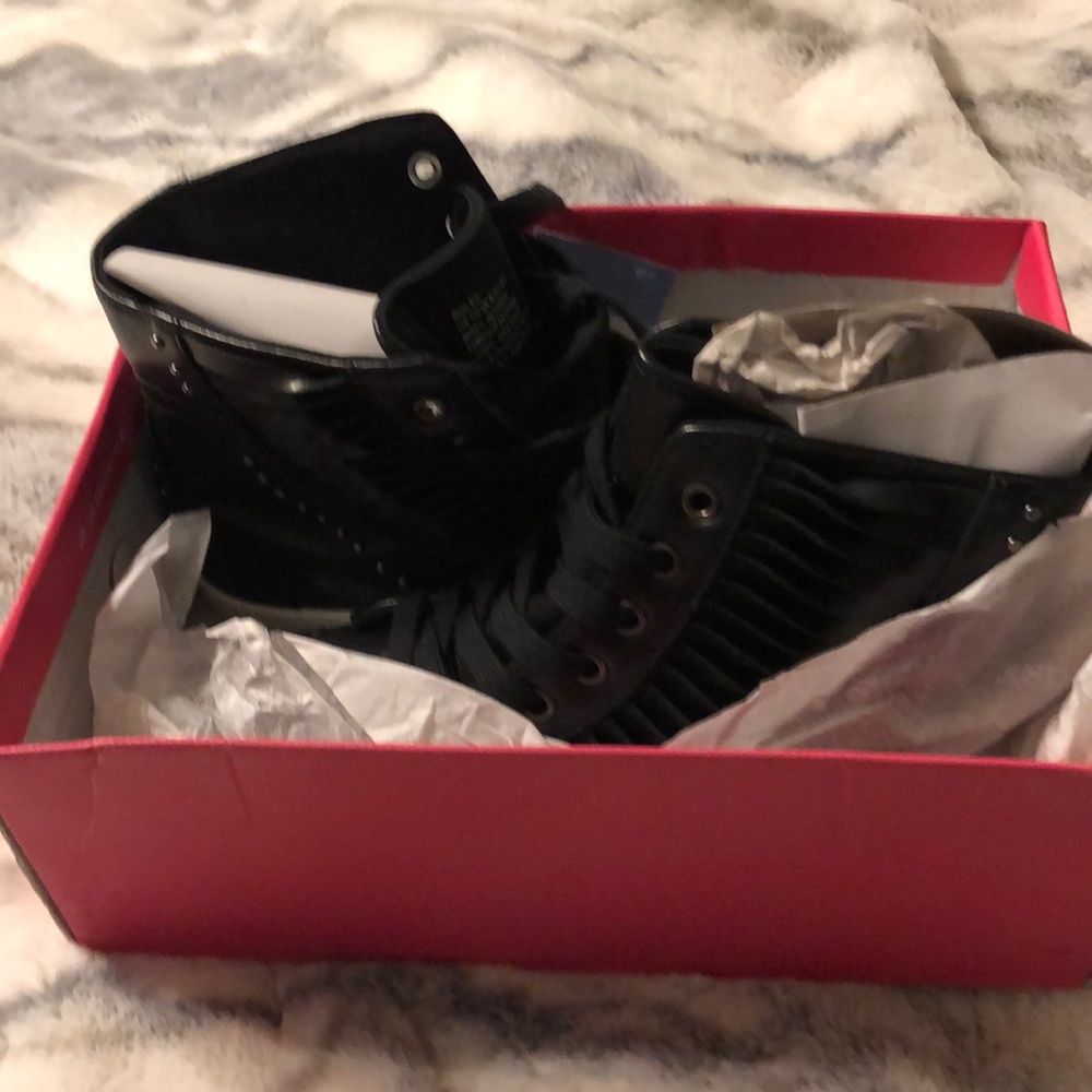 Black hi top fashion sneakers